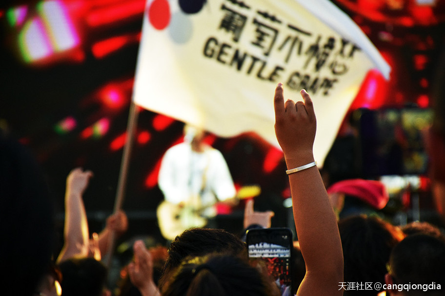 2019年飞青春麻椒音乐节首日告捷，数千乐迷与“外星人”疯狂共舞-第6张图片-太平洋在线下载