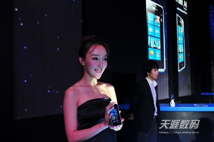 华为wp智能手机:三星发布中国市场首款WP智能手机Omnia M-第10张图片-太平洋在线下载