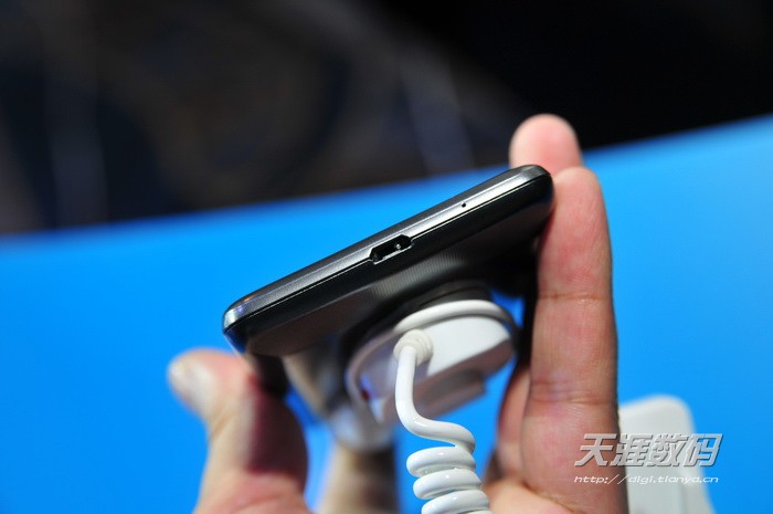 华为wp智能手机:三星发布中国市场首款WP智能手机Omnia M-第16张图片-太平洋在线下载