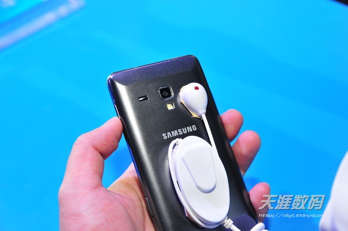 华为wp智能手机:三星发布中国市场首款WP智能手机Omnia M-第26张图片-太平洋在线下载